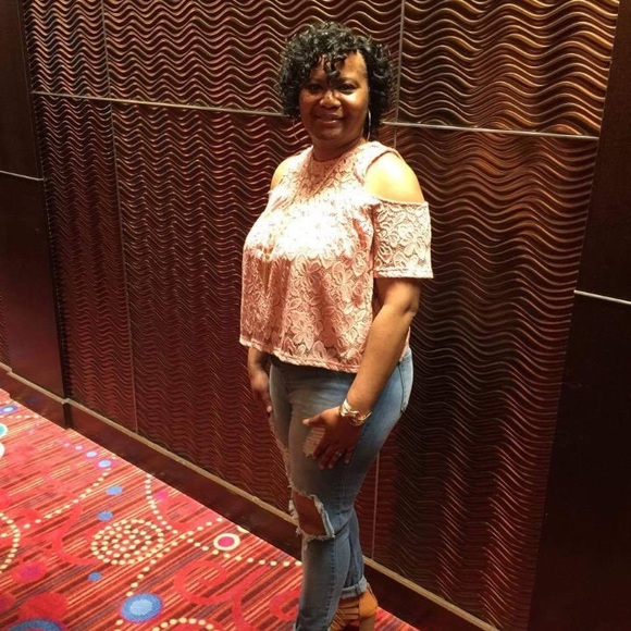 Meet your Posher, Jeannetta - Picture 1 of 1